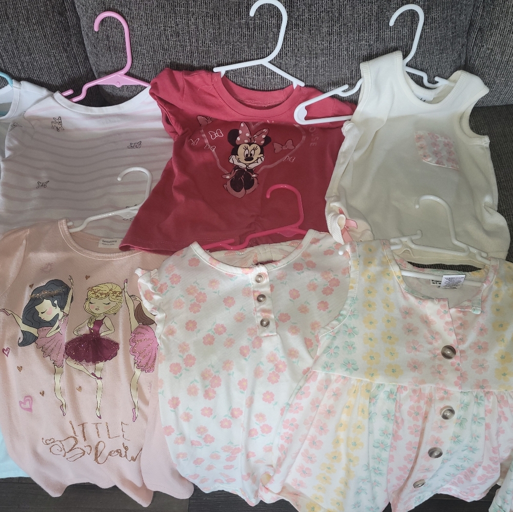 Girls clothing bundle - Picture 2 of 4